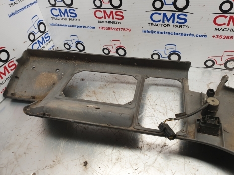 Cabina e interior para Tractor New Holland Fiat 60, M And Tm Series Right Hand Side Panel 82003608: foto 6