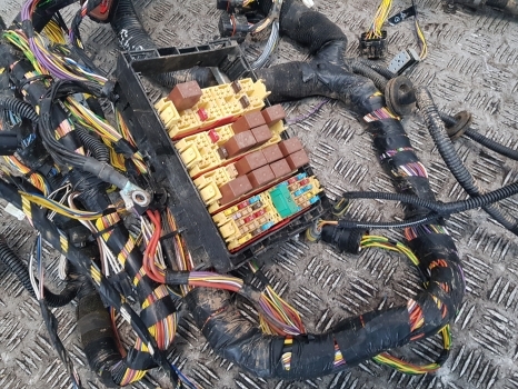 New Holland T5.95, T5.105, T5.115 Cab Wiring Loom, Fuse Box 47915451 - Cables/ Alambres para Tractor: foto 3 New Holland T5.95, T5.105, T5.115 Cab Wiring Loom, Fuse Box 47915451 - Cables/ Alambres para Tractor: foto 3