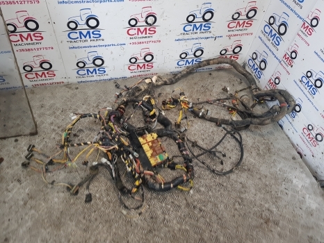 New Holland T5.95, T5.105, T5.115 Cab Wiring Loom, Fuse Box 47915451 - Cables/ Alambres para Tractor: foto 2 New Holland T5.95, T5.105, T5.115 Cab Wiring Loom, Fuse Box 47915451 - Cables/ Alambres para Tractor: foto 2