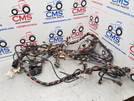 New Holland T5.95, T5.105, T5.115 Wiring Loom, Fuse Box 47778916 - Cables/ Alambres para Tractor: foto 1 New Holland T5.95, T5.105, T5.115 Wiring Loom, Fuse Box 47778916 - Cables/ Alambres para Tractor: foto 1