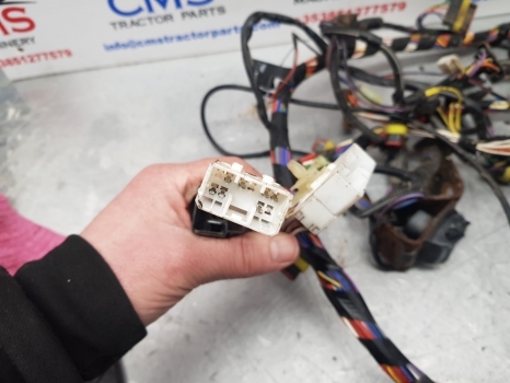 New Holland T5.95, T5.105, T5.115 Wiring Loom, Fuse Box 47778916 - Cables/ Alambres para Tractor: foto 3 New Holland T5.95, T5.105, T5.115 Wiring Loom, Fuse Box 47778916 - Cables/ Alambres para Tractor: foto 3