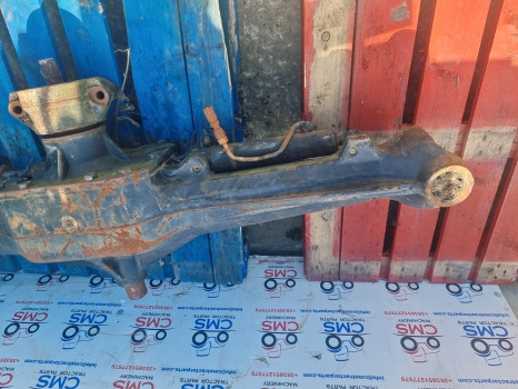 New Holland, T6, T6000 Series T6010 Delta Front Axle Housing Beam 84180939 - Eje delantero: foto 2 New Holland, T6, T6000 Series T6010 Delta Front Axle Housing Beam 84180939 - Eje delantero: foto 2