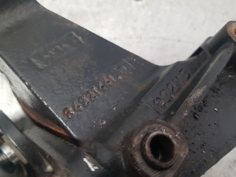 New Holland T6, T6000, T7.200 Case Air Conditioning Compressor Bracket 84221441 - Compresor de aire acondicionado para Tractor: foto 3 New Holland T6, T6000, T7.200 Case Air Conditioning Compressor Bracket 84221441 - Compresor de aire acondicionado para Tractor: foto 3