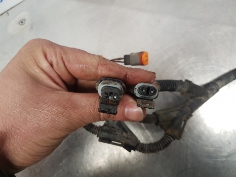 New Holland T7.200, T6.140, T6.150, T6030 Front Suspension Wiring Loom 87631728 - Cables/ Alambres para Tractor: foto 3 New Holland T7.200, T6.140, T6.150, T6030 Front Suspension Wiring Loom 87631728 - Cables/ Alambres para Tractor: foto 3