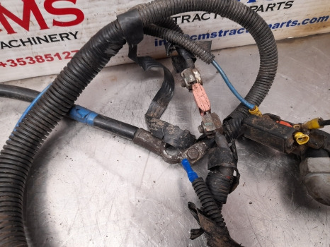 New Holland T7030, T7040 Case Puma Battery Wiring Loom Check Pictures 87324238 - Cables/ Alambres: foto 3 New Holland T7030, T7040 Case Puma Battery Wiring Loom Check Pictures 87324238 - Cables/ Alambres: foto 3