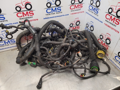 New Holland T7040 Autocommand Transmission Backend Wiring Loom Wiring Loom - Cables/ Alambres: foto 1 New Holland T7040 Autocommand Transmission Backend Wiring Loom Wiring Loom - Cables/ Alambres: foto 1