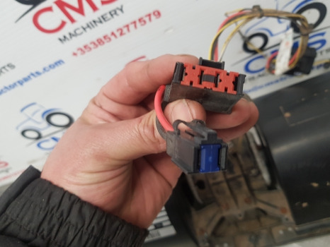 Pieza de aire acondicionado New Holland T7040, T6, T7, T6000 Series T7.200 Cab Fan Blower 519703: foto 6