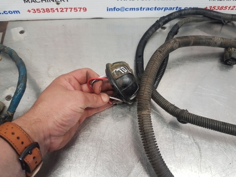 New Holland T7040, T6000, T7000 Front Light Wiring Loom 87658132, 87329727 - Cables/ Alambres: foto 5 New Holland T7040, T6000, T7000 Front Light Wiring Loom 87658132, 87329727 - Cables/ Alambres: foto 5