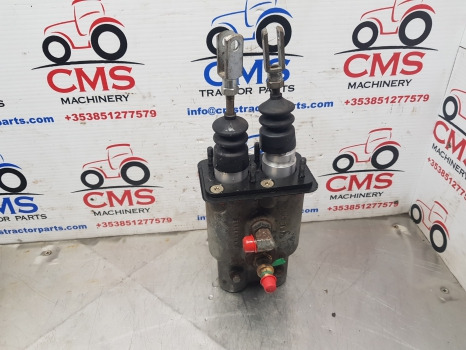 Cilindro de freno para Maquinaria agrícola New Holland T7040, T7.260 Brake Master Cylinder 87315873, 87754484, 47777898: foto 9