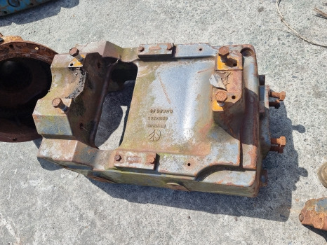 New Holland Ts110, Ts90, Ts Series, Front Axle Support 82014323, 82015000 - Eje delantero: foto 3 New Holland Ts110, Ts90, Ts Series, Front Axle Support 82014323, 82015000 - Eje delantero: foto 3
