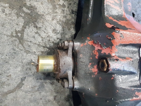 Eje delantero Same Dorado 85, 86, 60, 65 Front Axle Housing Beam 0.008.5332.0/90, 85332.0/80: foto 6 Eje delantero Same Dorado 85, 86, 60, 65 Front Axle Housing Beam 0.008.5332.0/90, 85332.0/80: foto 6