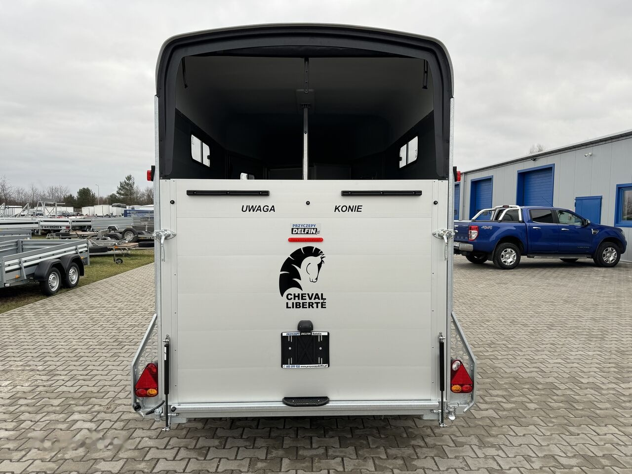 Leasing de Cheval Liberté Touring Country XL na dwa konie z dużą siodlarnią 2.2T DMC Cheval Liberté Touring Country XL na dwa konie z dużą siodlarnią 2.2T DMC: foto 9