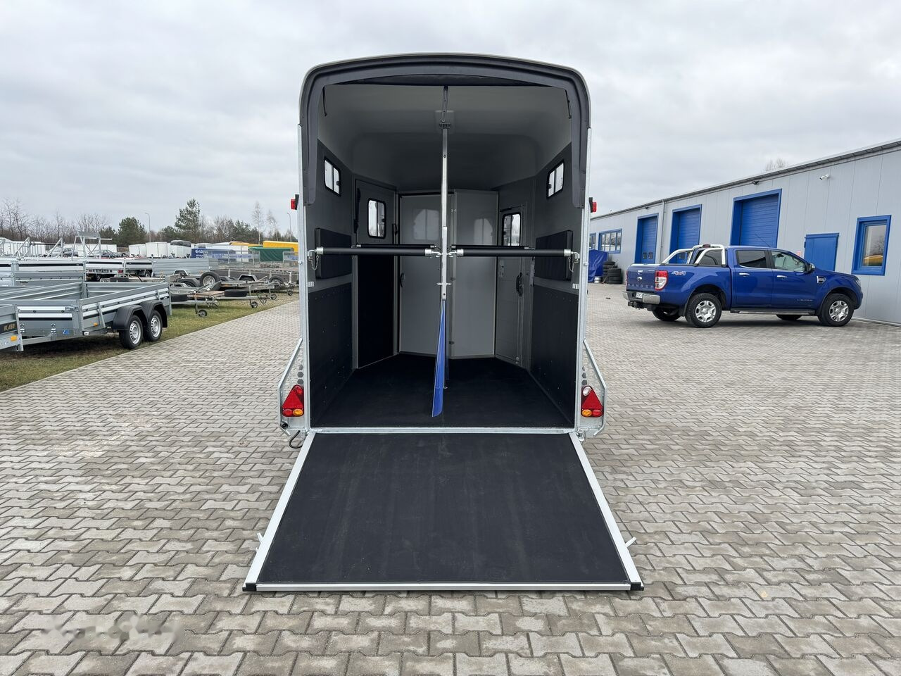 Leasing de Cheval Liberté Touring Country XL na dwa konie z dużą siodlarnią 2.2T DMC Cheval Liberté Touring Country XL na dwa konie z dużą siodlarnią 2.2T DMC: foto 20