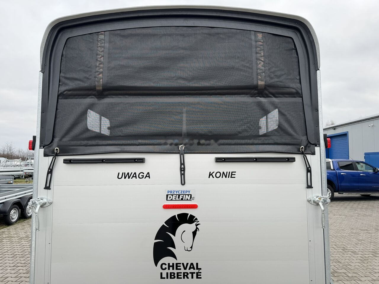 Leasing de Cheval Liberté Touring Country XL na dwa konie z dużą siodlarnią 2.2T DMC Cheval Liberté Touring Country XL na dwa konie z dużą siodlarnią 2.2T DMC: foto 12
