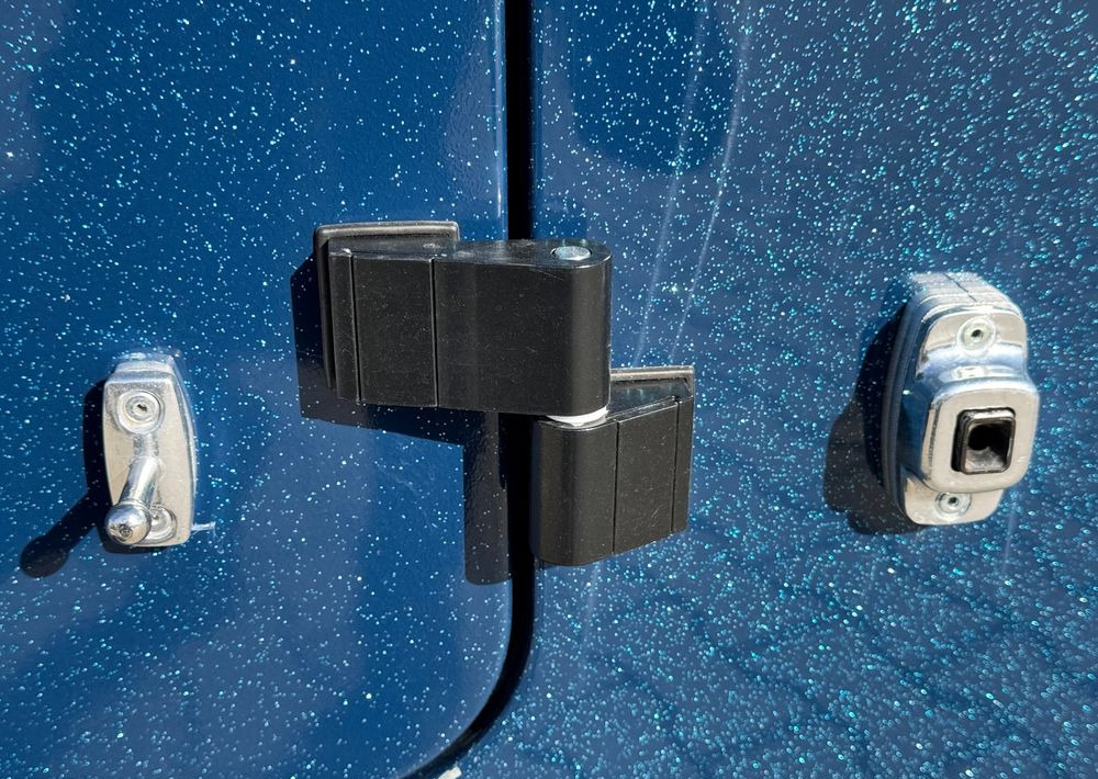 HUMBAUR Pegasus 2400 | siodlarnia, DMC 2400kg, przyczepa do przewozu 2 koni - Remolque para caballos: foto 4 HUMBAUR Pegasus 2400 | siodlarnia, DMC 2400kg, przyczepa do przewozu 2 koni - Remolque para caballos: foto 4