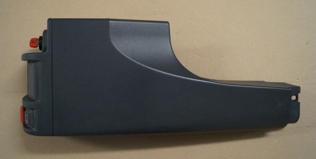 Jungheinrich 51046926 | right dashboard panel including contact key and battery/ - Bastidor/ Chasis para Equipo de manutención: foto 1 Jungheinrich 51046926 | right dashboard panel including contact key and battery/ - Bastidor/ Chasis para Equipo de manutención: foto 1