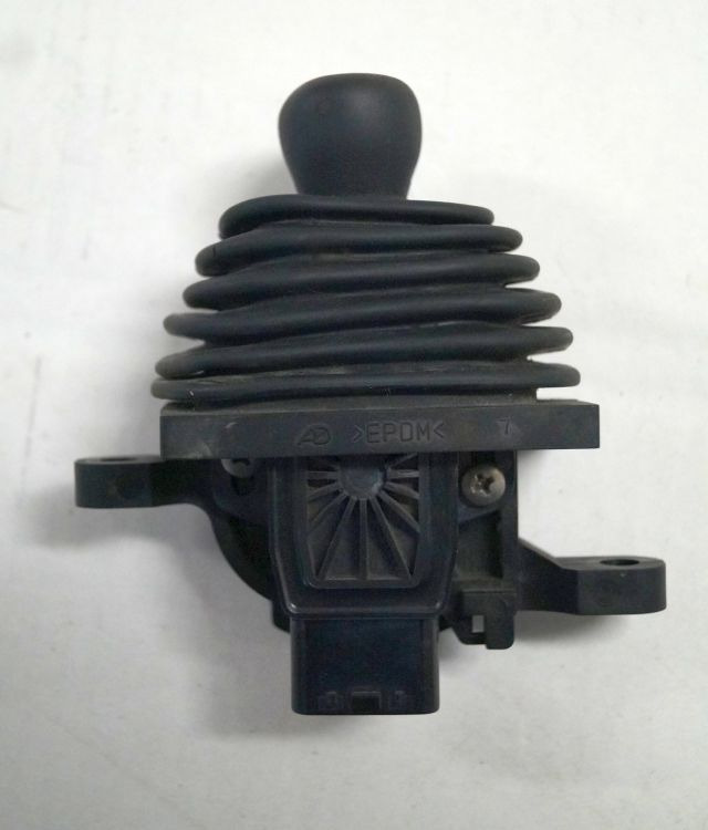 Toyota 67820-16600-71 | Joystick from 8FBMT-20H 2012 - Sistema eléctrico para Equipo de manutención: foto 1 Toyota 67820-16600-71 | Joystick from 8FBMT-20H 2012 - Sistema eléctrico para Equipo de manutención: foto 1