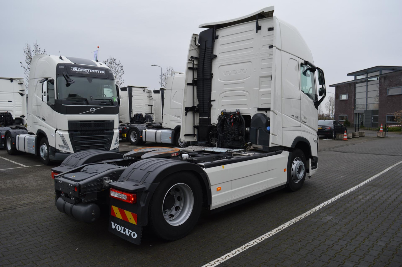 Volvo FH 460 Globetrotter XL i-Save I-ParkCool Side Skirts - Cabeza tractora: foto 4 Volvo FH 460 Globetrotter XL i-Save I-ParkCool Side Skirts - Cabeza tractora: foto 4