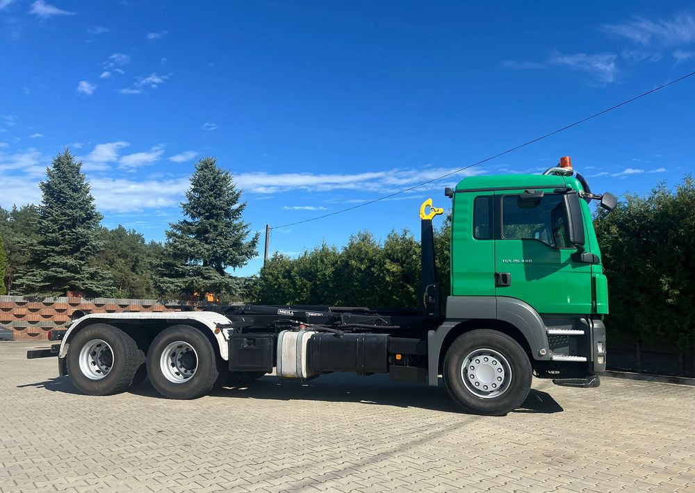 MAN TGS 26.440 | Hakowiec Meiller| 6x4 | 440 KM | przód resor, tył pneumatyczne |Belka ostrzegawcza (koguty) - Camión multibasculante: foto 4 MAN TGS 26.440 | Hakowiec Meiller| 6x4 | 440 KM | przód resor, tył pneumatyczne |Belka ostrzegawcza (koguty) - Camión multibasculante: foto 4