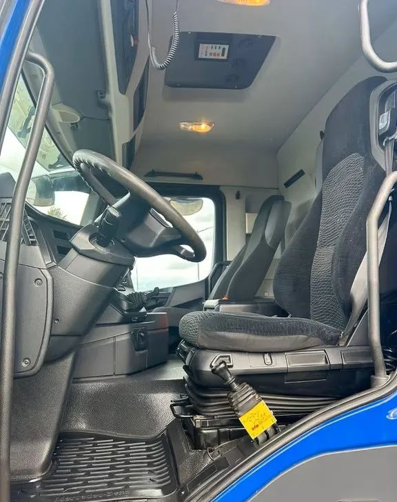 Leasing de  Mercedes-Benz Arocs 4142 | Wywrotka Schmitz | 8x4 | Euro 6 | Klima | Retarder | 242 598 km Mercedes-Benz Arocs 4142 | Wywrotka Schmitz | 8x4 | Euro 6 | Klima | Retarder | 242 598 km: foto 9