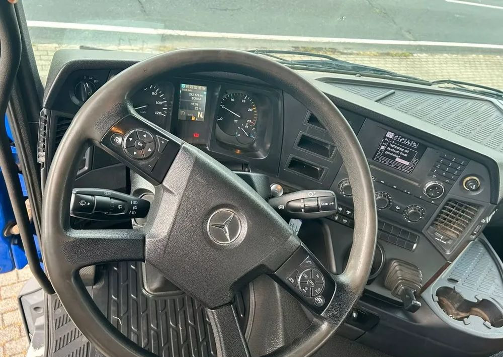 Leasing de  Mercedes-Benz Arocs 4142 | Wywrotka Schmitz | 8x4 | Euro 6 | Klima | Retarder | 242 598 km Mercedes-Benz Arocs 4142 | Wywrotka Schmitz | 8x4 | Euro 6 | Klima | Retarder | 242 598 km: foto 10