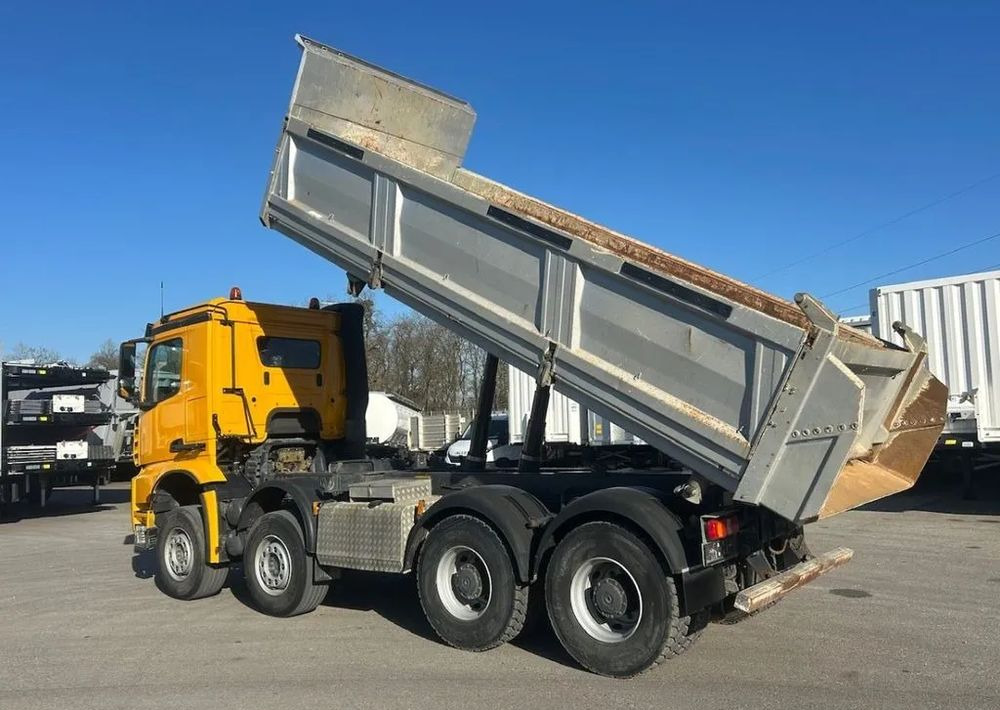 Mercedes-Benz Arocs 4145 8x4 | Meiller Kipper |Wywrotka trójstronna | Bordmatik | 453 KM | Euro 6 | 2018 - Camión volquete: foto 5 Mercedes-Benz Arocs 4145 8x4 | Meiller Kipper |Wywrotka trójstronna | Bordmatik | 453 KM | Euro 6 | 2018 - Camión volquete: foto 5