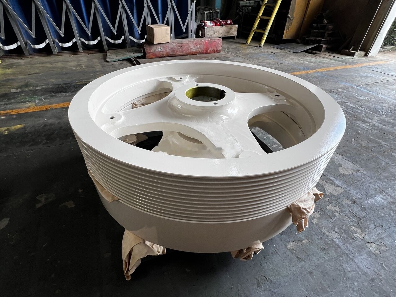Metso Nordberg C106 Flywheel - Trituradora de mandíbula: foto 1 Metso Nordberg C106 Flywheel - Trituradora de mandíbula: foto 1