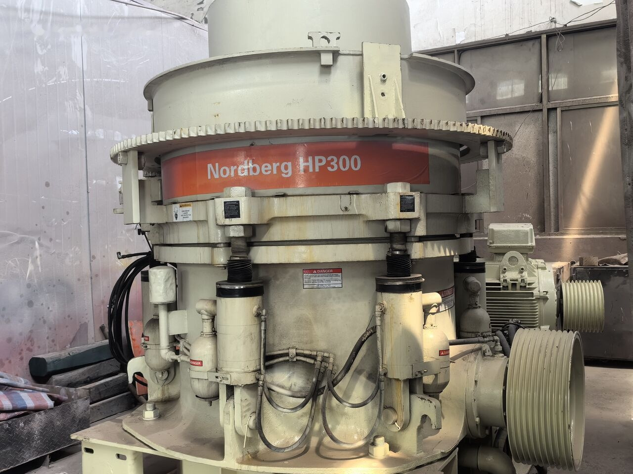 Metso Nordberg HP300 Cone Crusher - Trituradora de cono: foto 3 Metso Nordberg HP300 Cone Crusher - Trituradora de cono: foto 3