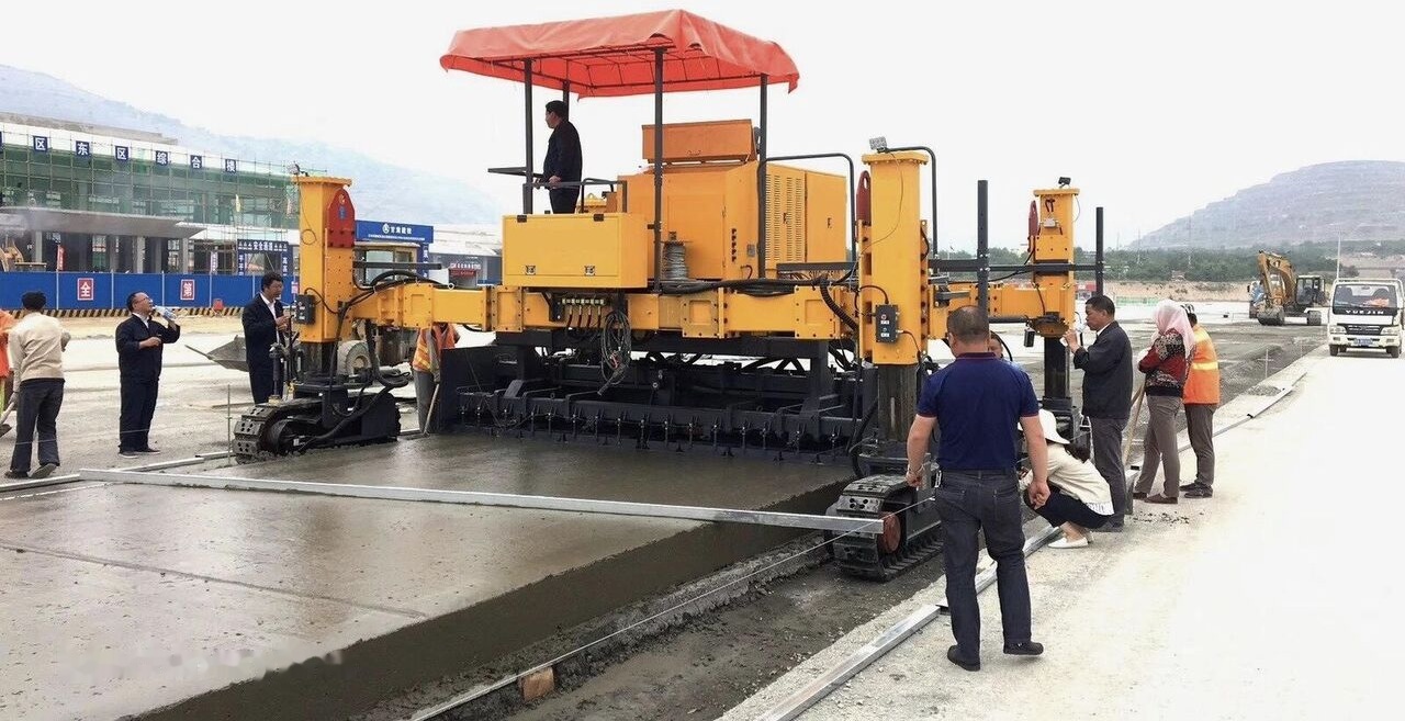Wirtgen SP500 Concrete Slipform Paver - Pavimentadora de concreto: foto 4 Wirtgen SP500 Concrete Slipform Paver - Pavimentadora de concreto: foto 4