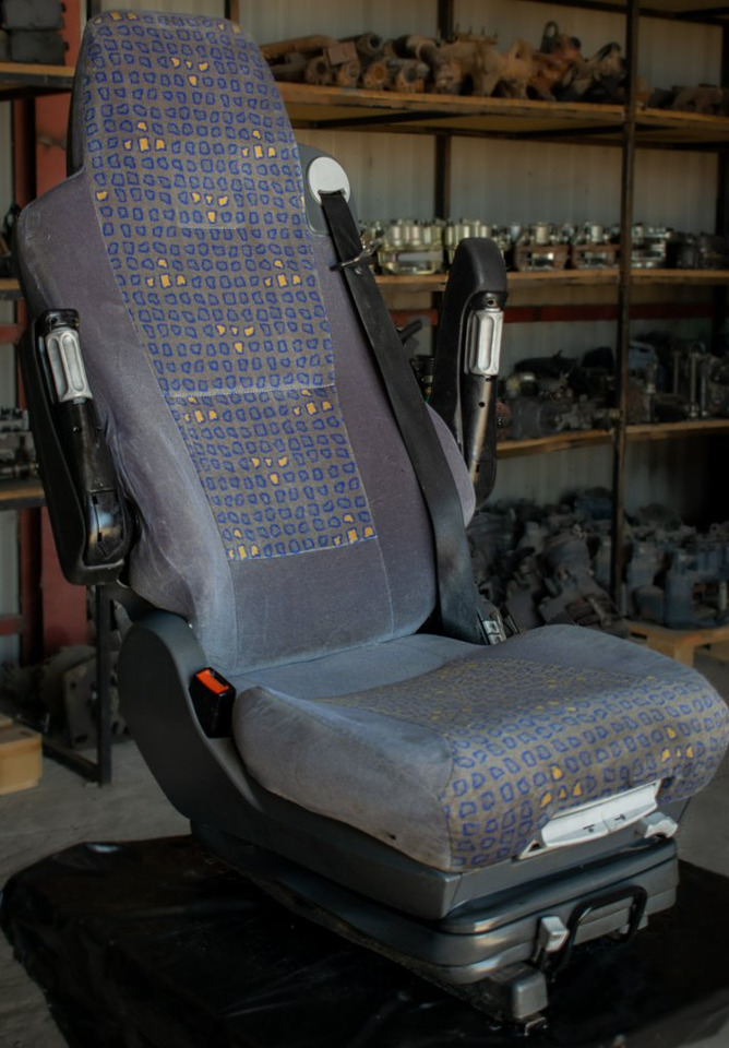 MAN TGA AIR SEAT - DRIVER - Asiento para Camión: foto 4 MAN TGA AIR SEAT - DRIVER - Asiento para Camión: foto 4