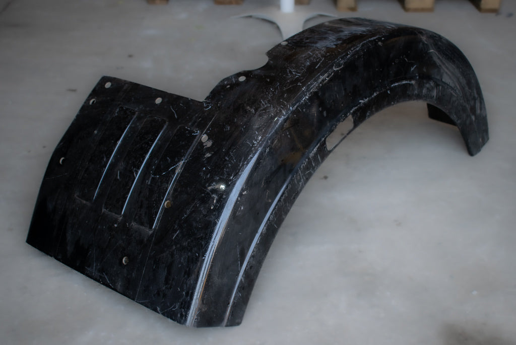 MERCEDES-BENZ 381-389 RIGHT CABIN FENDER (PASSENGER) - Carrocería y exterior para Camión: foto 1 MERCEDES-BENZ 381-389 RIGHT CABIN FENDER (PASSENGER) - Carrocería y exterior para Camión: foto 1