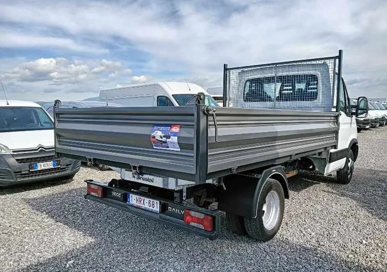 Iveco 35C13, 35C12, 35C14, 35C15 - Furgoneta basculante: foto 4 Iveco 35C13, 35C12, 35C14, 35C15 - Furgoneta basculante: foto 4