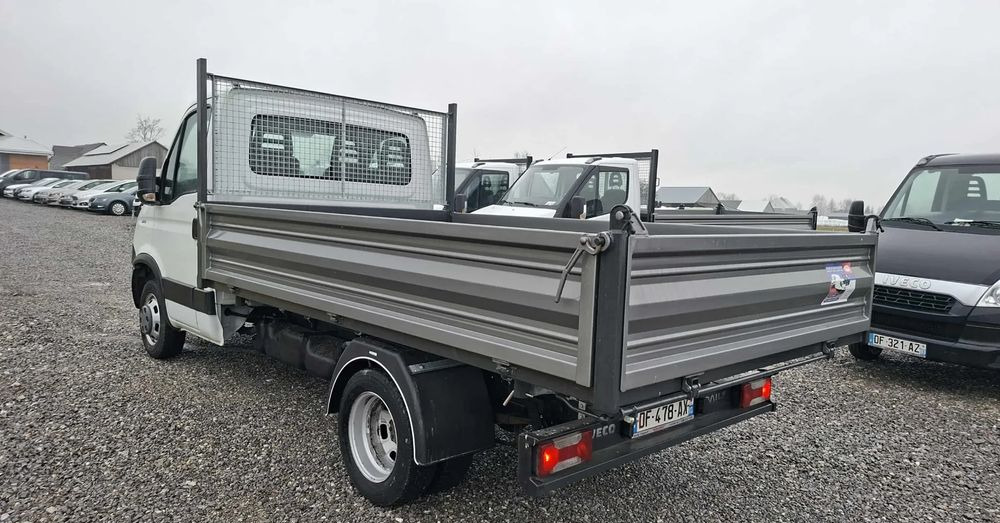 Iveco DAILY 35C13, 35C12, 35C15 - Furgoneta basculante: foto 4 Iveco DAILY 35C13, 35C12, 35C15 - Furgoneta basculante: foto 4