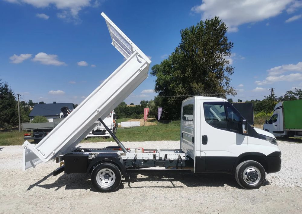 Iveco Daily 35-130 kiper Wywrotka blizniak Niski przebieg 2.3HPi-130KM klimatyzacja 35C13 - Furgoneta basculante: foto 2 Iveco Daily 35-130 kiper Wywrotka blizniak Niski przebieg 2.3HPi-130KM klimatyzacja 35C13 - Furgoneta basculante: foto 2