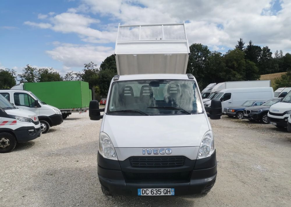 Iveco Daily 35C11 Kiper wywrotka Hak Bliźniak sprowadzony 35C12 - Furgoneta basculante: foto 2 Iveco Daily 35C11 Kiper wywrotka Hak Bliźniak sprowadzony 35C12 - Furgoneta basculante: foto 2