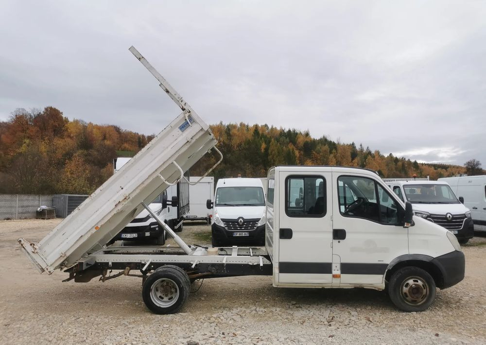 Iveco Daily 35C15 Brygadówka 3.0 - 150KM wywrotka Klimatyzacja Dubel hak kiper doka - Furgoneta basculante: foto 2 Iveco Daily 35C15 Brygadówka 3.0 - 150KM wywrotka Klimatyzacja Dubel hak kiper doka - Furgoneta basculante: foto 2