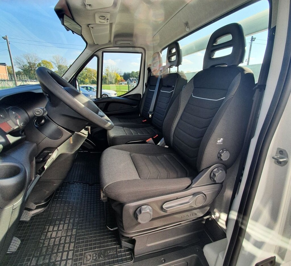IVECO Daily 35S18 - Furgoneta caja abierta: foto 4 IVECO Daily 35S18 - Furgoneta caja abierta: foto 4