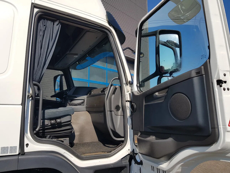 Cabeza tractora Volvo FM 410 6x2 ADR EX/II EX/III FL OX AT Hydrauliek: foto 17 Cabeza tractora Volvo FM 410 6x2 ADR EX/II EX/III FL OX AT Hydrauliek: foto 17