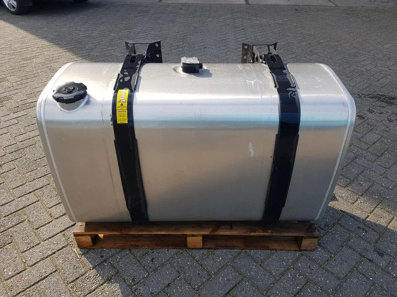 Volvo Diversen MAN Universeel diverse dieseltanks op voorraad - Depósito de combustible: foto 4 Volvo Diversen MAN Universeel diverse dieseltanks op voorraad - Depósito de combustible: foto 4