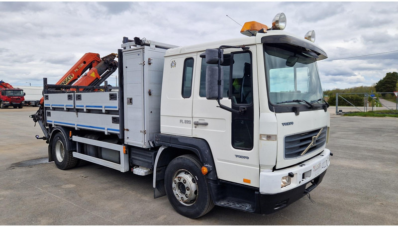 Volvo FL220 4X2 Palfinger PK7501 - Camión caja abierta, Camión grúa: foto 5 Volvo FL220 4X2 Palfinger PK7501 - Camión caja abierta, Camión grúa: foto 5
