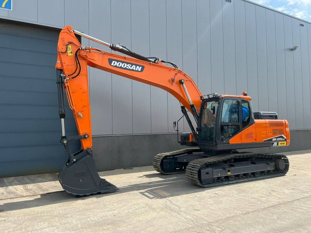 Doosan DX 225 LC-7M - Excavadora de cadenas: foto 2 Doosan DX 225 LC-7M - Excavadora de cadenas: foto 2