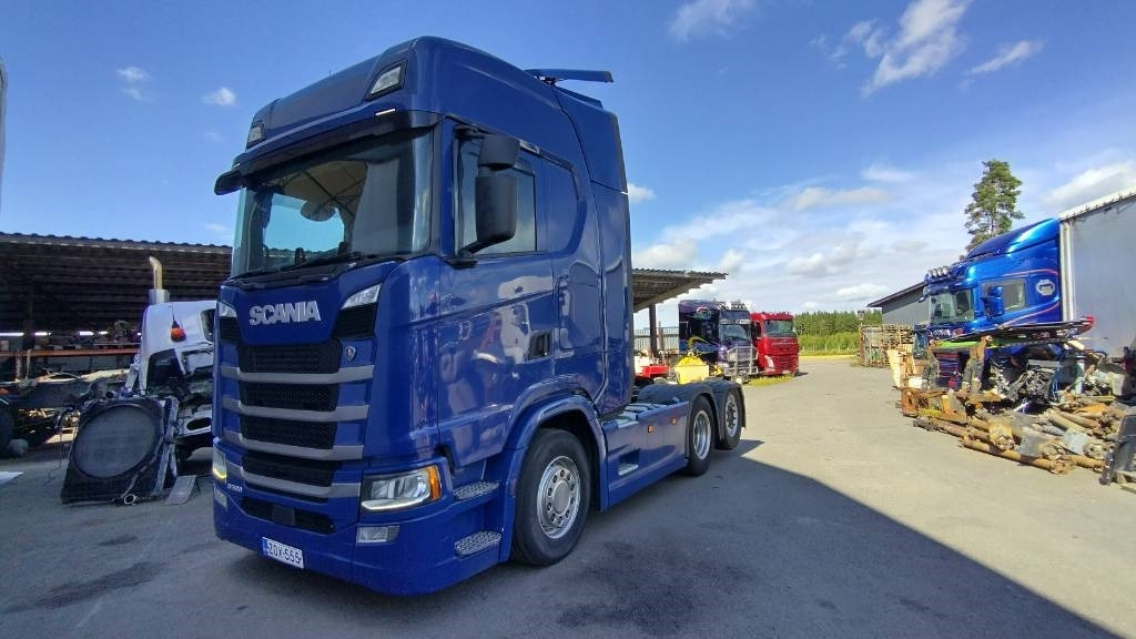 Scania S500 6x2 vetoauto täysilma - Cabeza tractora: foto 1 Scania S500 6x2 vetoauto täysilma - Cabeza tractora: foto 1