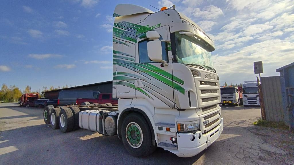 Scania R500 8x4 ilmajousi alusta - Camión chasis: foto 1 Scania R500 8x4 ilmajousi alusta - Camión chasis: foto 1