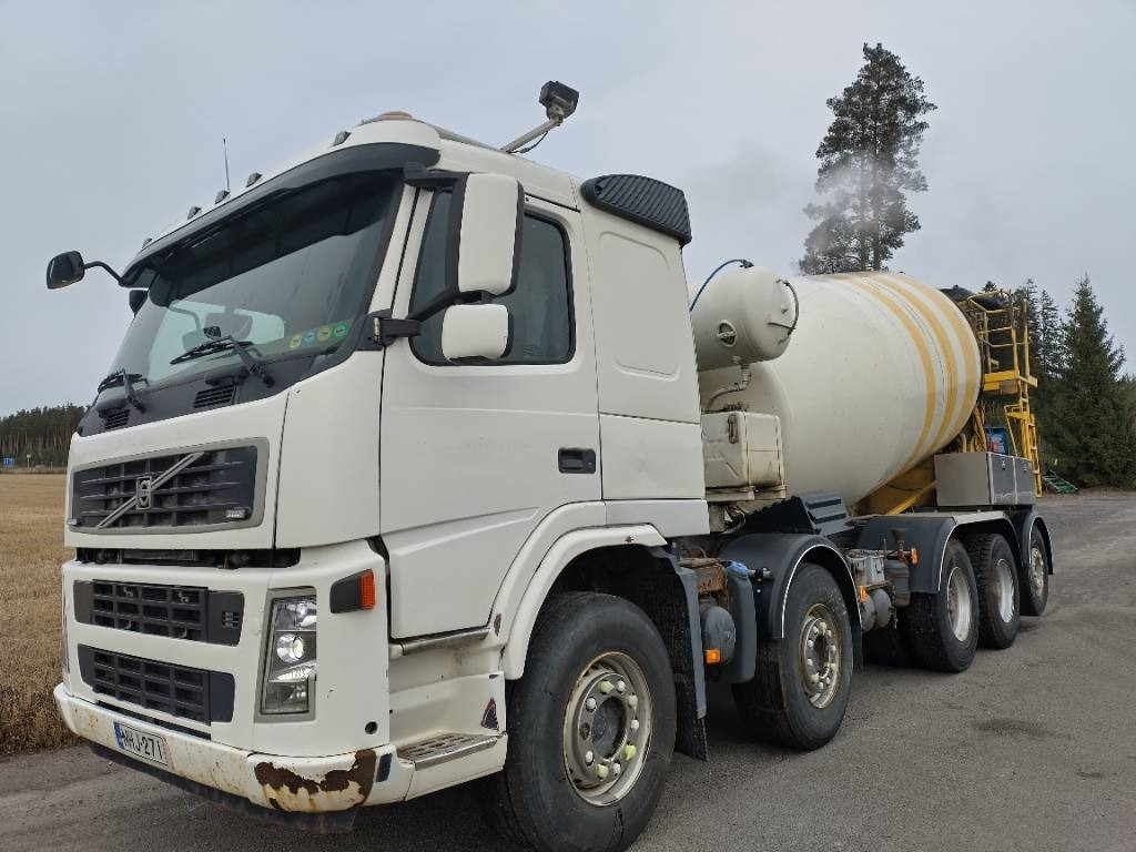 Volvo FM13 10*4 betoniauto,ränni - Camión hormigonera: foto 3 Volvo FM13 10*4 betoniauto,ränni - Camión hormigonera: foto 3