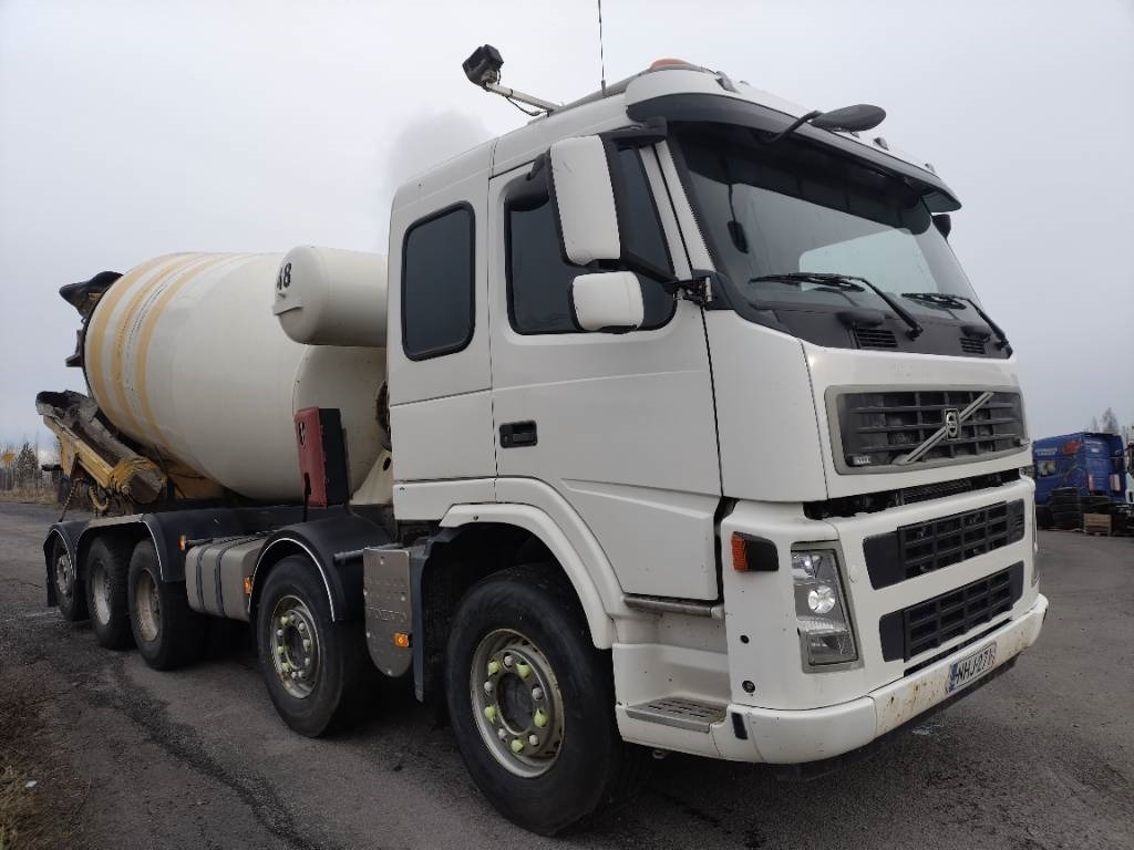 Volvo FM13 10*4 betoniauto,ränni - Camión hormigonera: foto 2 Volvo FM13 10*4 betoniauto,ränni - Camión hormigonera: foto 2