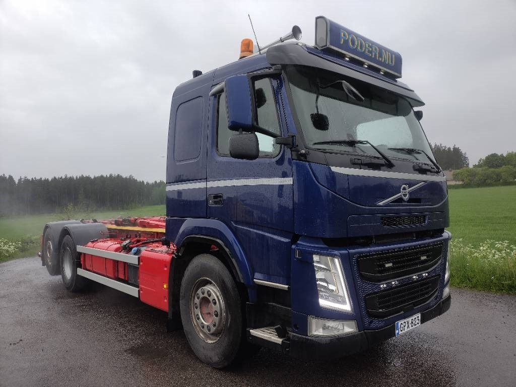 Volvo FM450 6x2 ohj.teli, Multilift koukkulaite - Camión multibasculante: foto 1 Volvo FM450 6x2 ohj.teli, Multilift koukkulaite - Camión multibasculante: foto 1