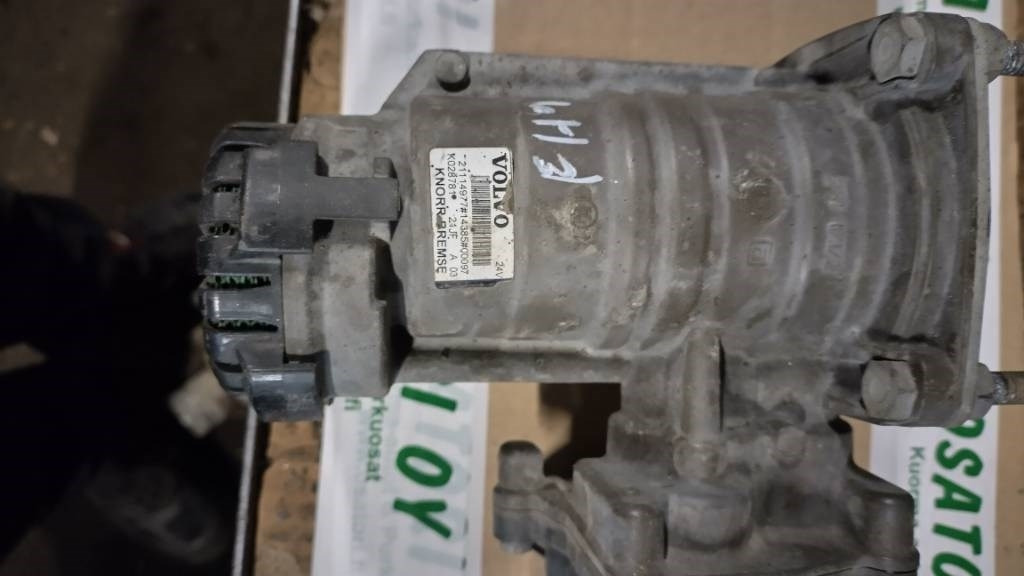 Volvo PERÄVAUNUN OHJAUSVENTTIILI - Piezas de freno para Camión: foto 1 Volvo PERÄVAUNUN OHJAUSVENTTIILI - Piezas de freno para Camión: foto 1