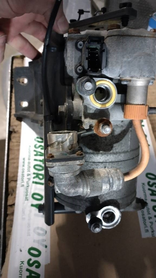 Volvo taukoilmastointi kompura - Sistema eléctrico para Camión: foto 3 Volvo taukoilmastointi kompura - Sistema eléctrico para Camión: foto 3