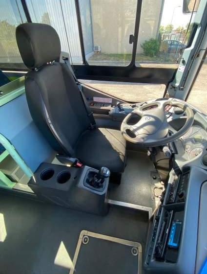 Irisbus RECREO CROSSWAY/ SPROWADZONY / KLIMA / 5 SZTUK - Autobús suburbano: foto 5 Irisbus RECREO CROSSWAY/ SPROWADZONY / KLIMA / 5 SZTUK - Autobús suburbano: foto 5