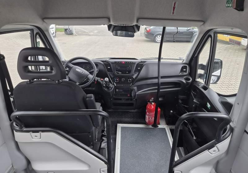 Iveco A60C15 DAILY/SPROWADZONE/EURO 6/92 000 KM - Minibús, Furgoneta de pasajeros: foto 4 Iveco A60C15 DAILY/SPROWADZONE/EURO 6/92 000 KM - Minibús, Furgoneta de pasajeros: foto 4